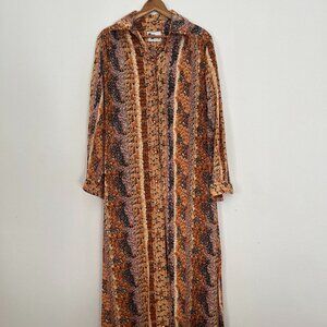 Vintage Feather Pattern Pearl Button Maxi